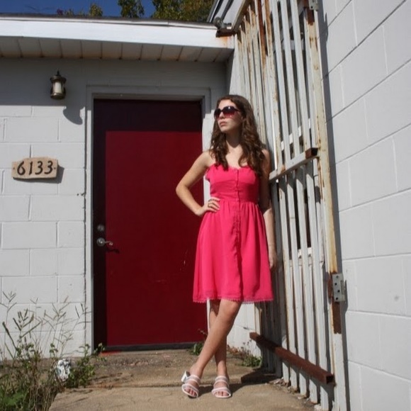 Meet your Posher, Sierra - Picture 1 of 1